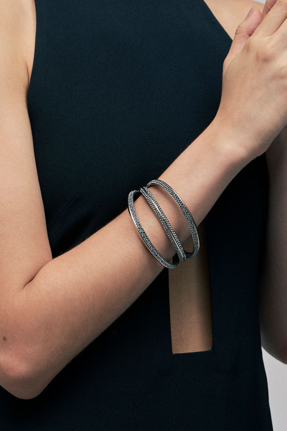 Bracelete Bold Strass Singular Ouro Vintage - TU | Hector Albertazzi