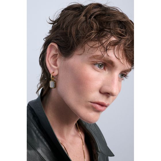 Brinco-Mini-Argola-Ponto-Collab-Renata-Correa-Ouro-Vintage--2-